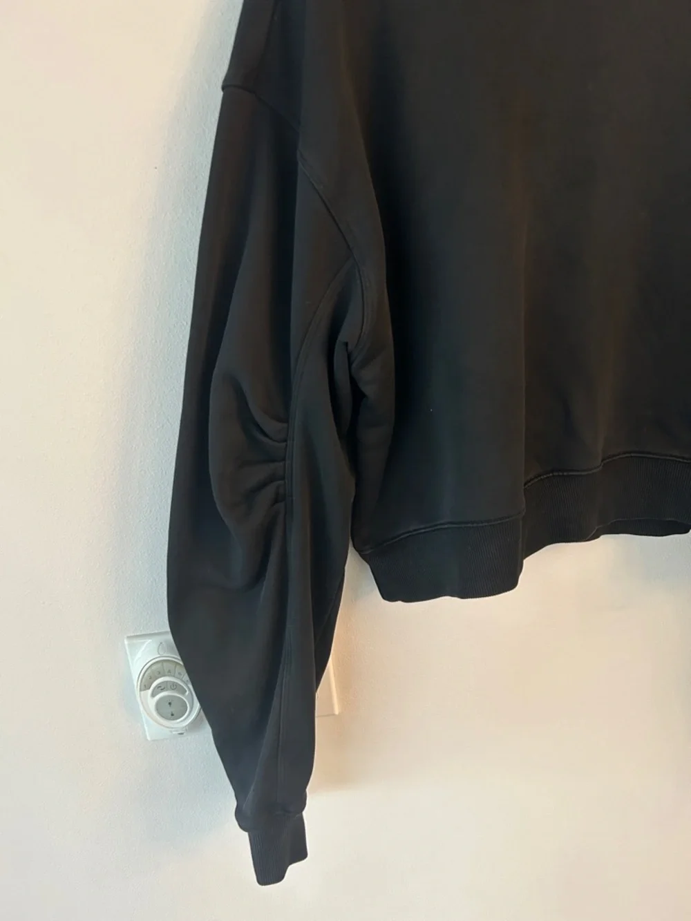 POPFLEX Black Mock Neck Cropped Sweatshirt - Picture 2 of 4